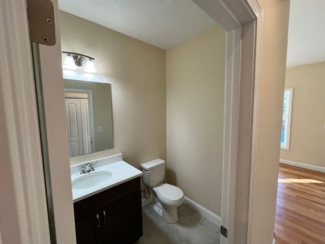 181 Crownshield Ave C, Uxbridge, MA 01569