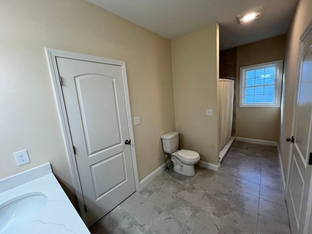 181 Crownshield Ave C, Uxbridge, MA 01569
