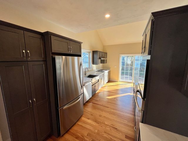 181 Crownshield Ave C, Uxbridge, MA 01569