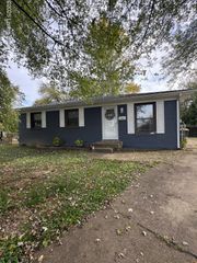 5405 Thunder Ct, Louisville, KY 40272