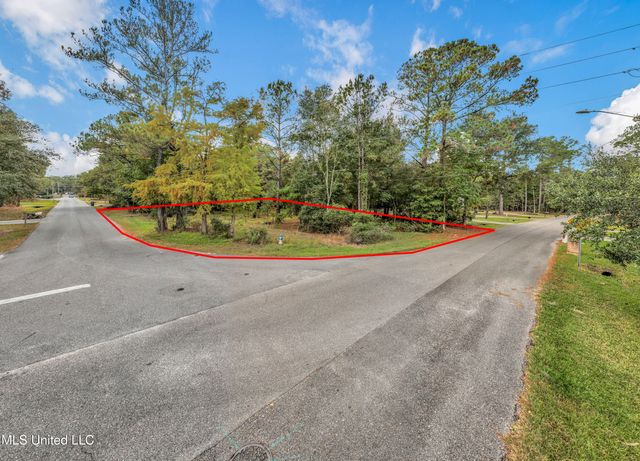 8372 Maunalani Place, Diamondhead, MS 39525