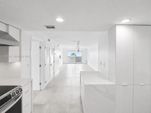 6725 Harding Ave 504, Miami Beach, FL 33141