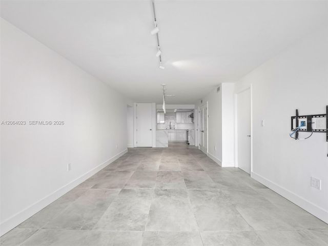 6725 Harding Ave 504, Miami Beach, FL 33141