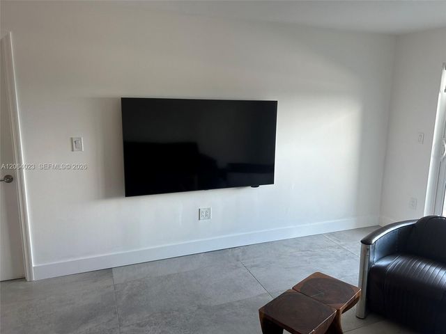 6725 Harding Ave 504, Miami Beach, FL 33141