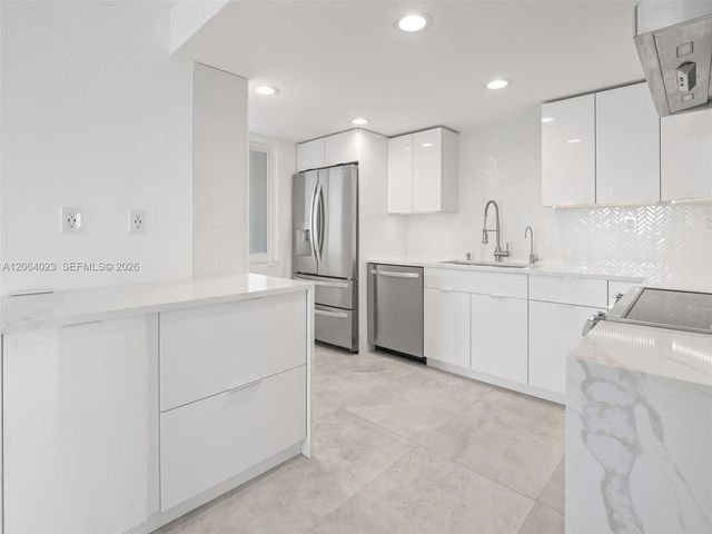 6725 Harding Ave 504, Miami Beach, FL 33141