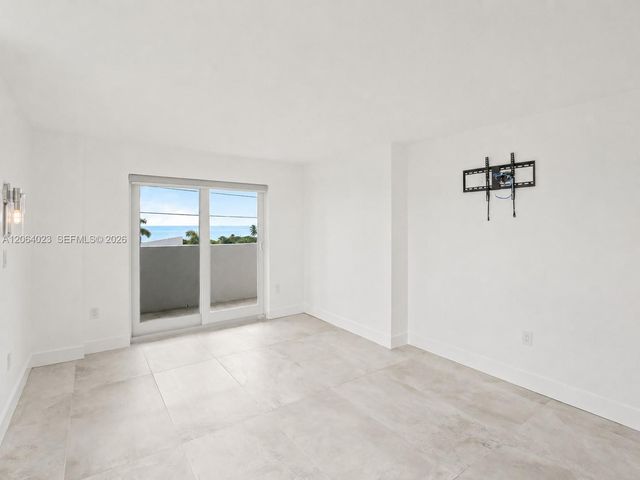 6725 Harding Ave 504, Miami Beach, FL 33141
