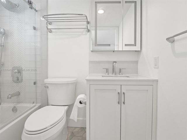 6725 Harding Ave 504, Miami Beach, FL 33141