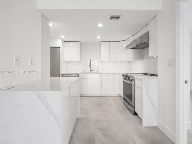 6725 Harding Ave 504, Miami Beach, FL 33141