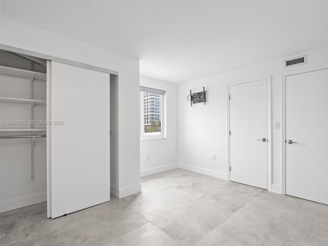 6725 Harding Ave 504, Miami Beach, FL 33141