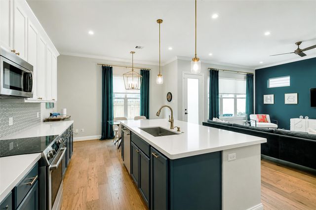 8816 Hollywood Garden Lane, Houston, TX 77080