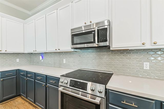 8816 Hollywood Garden Lane, Houston, TX 77080