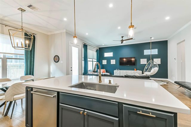 8816 Hollywood Garden Lane, Houston, TX 77080