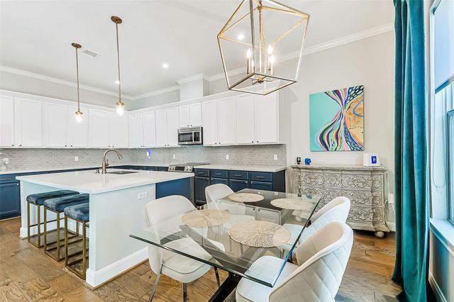 8816 Hollywood Garden Lane, Houston, TX 77080