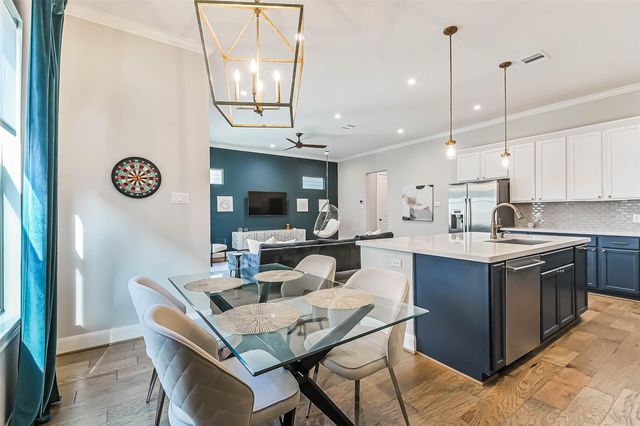 8816 Hollywood Garden Lane, Houston, TX 77080