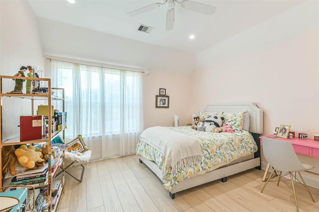 8816 Hollywood Garden Lane, Houston, TX 77080