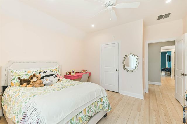 8816 Hollywood Garden Lane, Houston, TX 77080