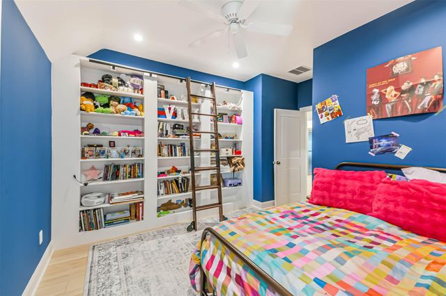 8816 Hollywood Garden Lane, Houston, TX 77080