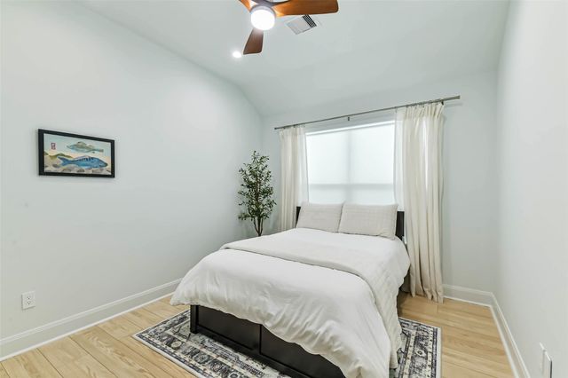 8816 Hollywood Garden Lane, Houston, TX 77080