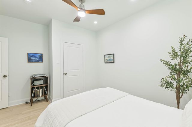 8816 Hollywood Garden Lane, Houston, TX 77080
