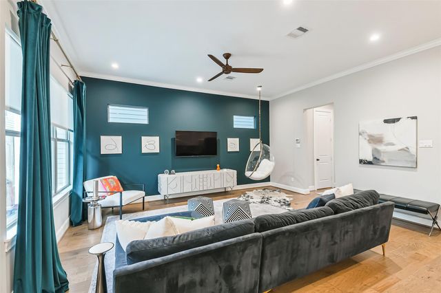 8816 Hollywood Garden Lane, Houston, TX 77080
