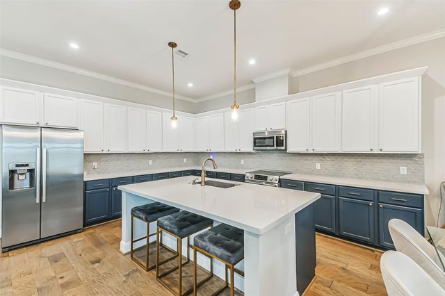 8816 Hollywood Garden Lane, Houston, TX 77080