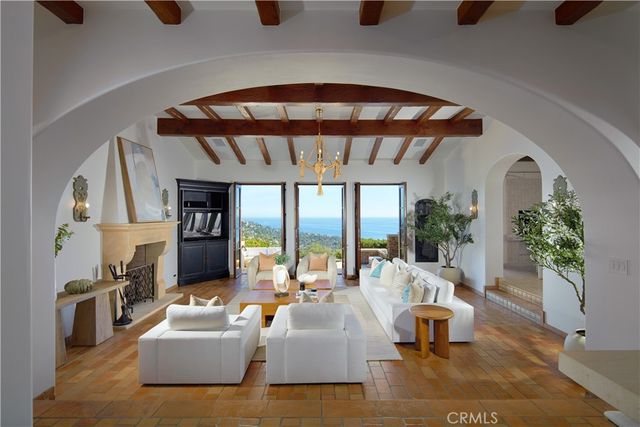 1302 Skyline Drive, Laguna Beach, CA 92651