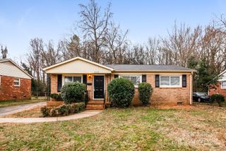4423 Brooktree Drive, Charlotte, NC 28208