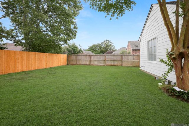 5515 N Pointer Ct, Baton Rouge, LA 70808