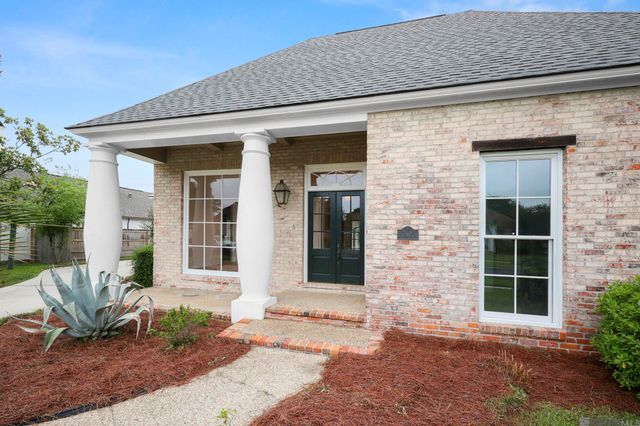 5515 N Pointer Ct, Baton Rouge, LA 70808
