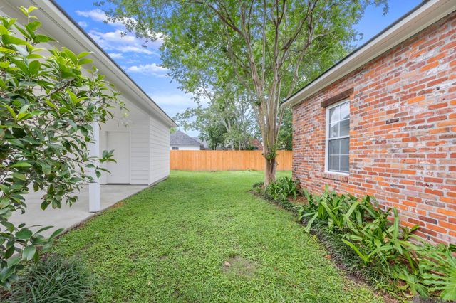 5515 N Pointer Ct, Baton Rouge, LA 70808