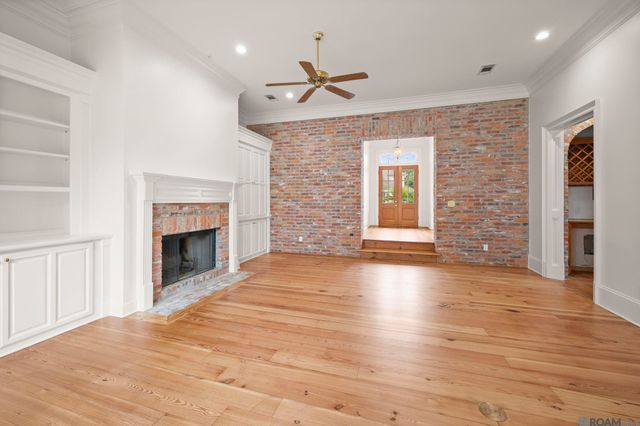 5515 N Pointer Ct, Baton Rouge, LA 70808