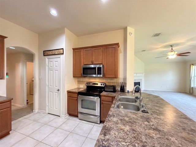 1435 Fleetwood Cove Drive, Grand Prairie, TX 75052