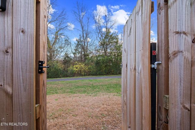 2028 Cartmill Drive, Powell, TN 37849