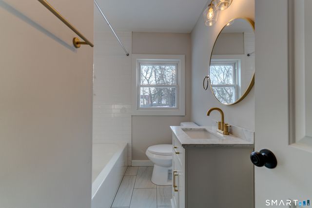 135 London Drive, Hamden, CT 06517