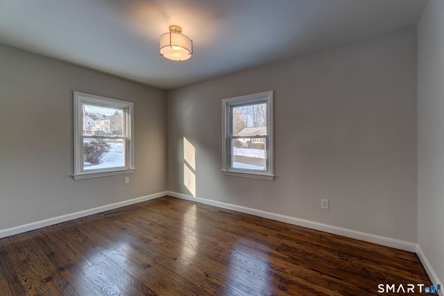 135 London Drive, Hamden, CT 06517