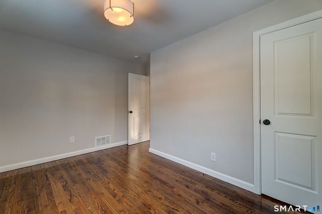 135 London Drive, Hamden, CT 06517