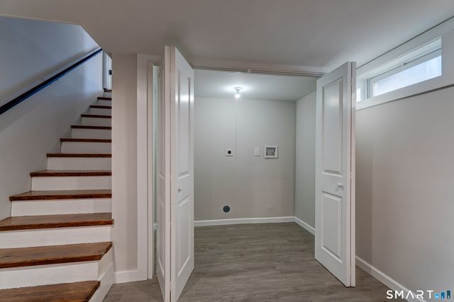 135 London Drive, Hamden, CT 06517