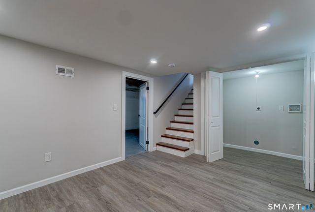 135 London Drive, Hamden, CT 06517