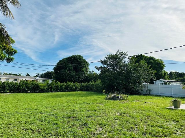 270 NW 10th Street, Boca Raton, FL 33432