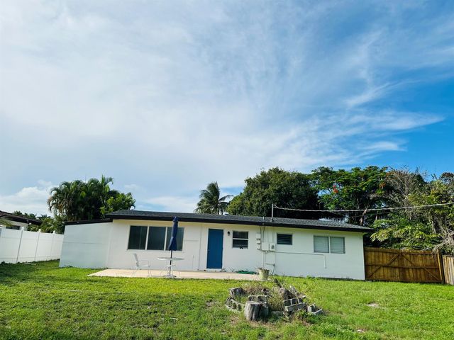 270 NW 10th Street, Boca Raton, FL 33432