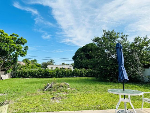 270 NW 10th Street, Boca Raton, FL 33432