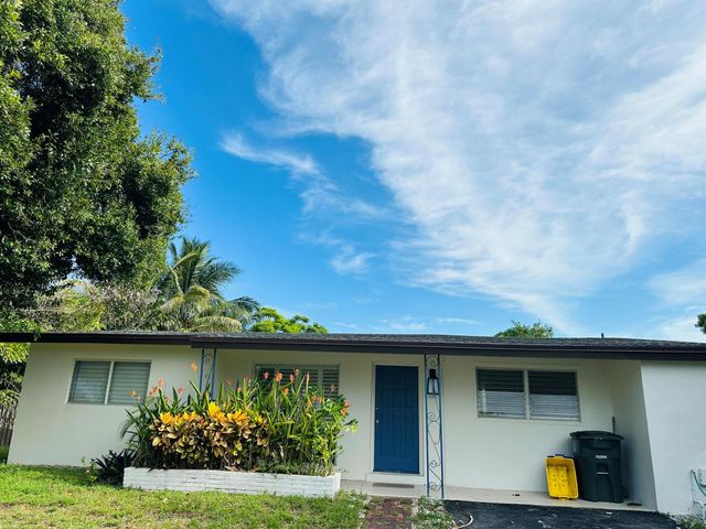 270 NW 10th Street, Boca Raton, FL 33432