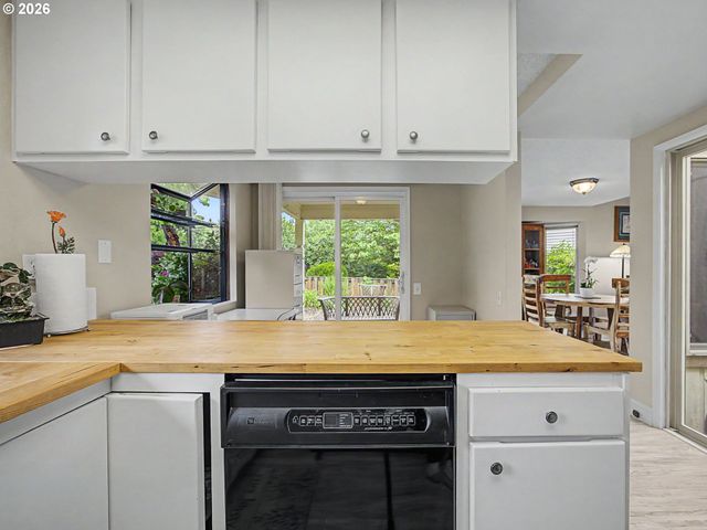 1837 Ne 148TH Pl, Portland, OR 97230