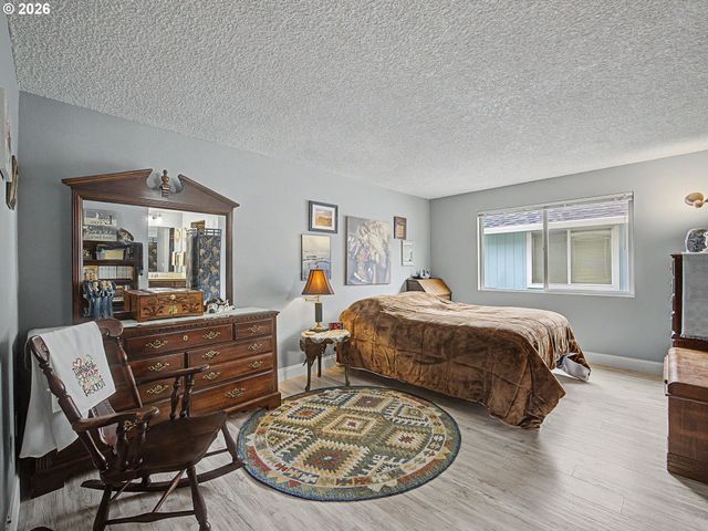 1837 Ne 148TH Pl, Portland, OR 97230