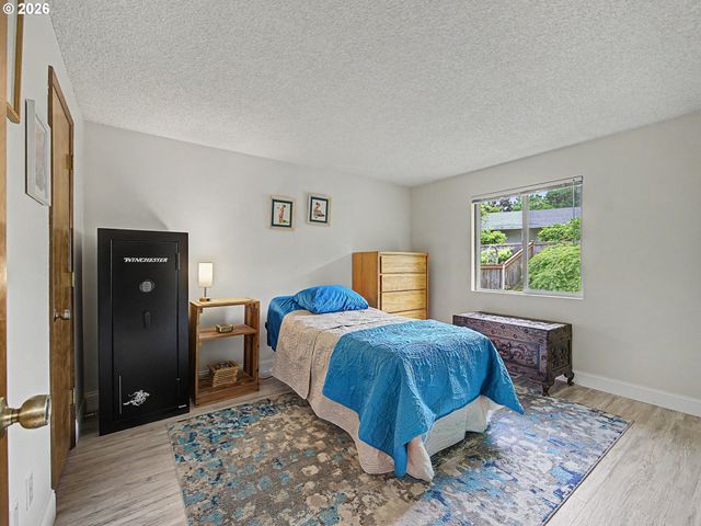 1837 Ne 148TH Pl, Portland, OR 97230