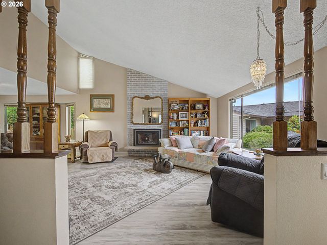 1837 Ne 148TH Pl, Portland, OR 97230