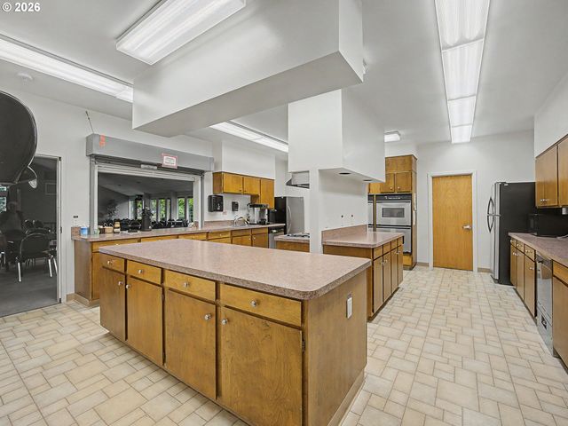 1837 Ne 148TH Pl, Portland, OR 97230