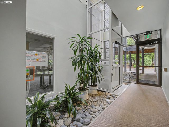 1837 Ne 148TH Pl, Portland, OR 97230