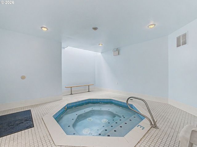 1837 Ne 148TH Pl, Portland, OR 97230