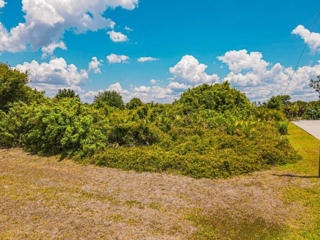 18 DONLON DRIVE, Rotonda West, FL 33947
